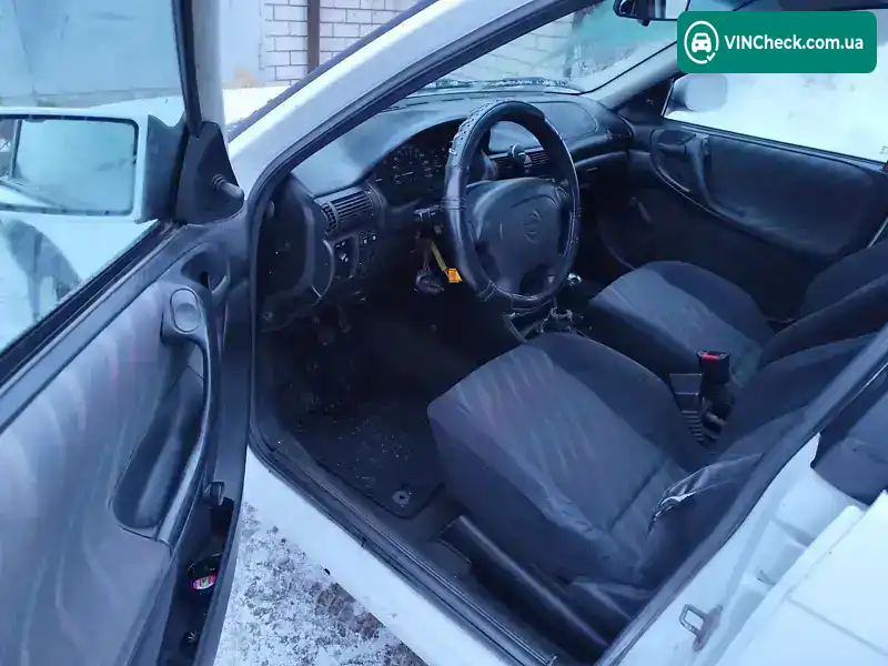 Opel Astra 1997, фото з оголошення 2 з 12, VIN W0L000044H2642864