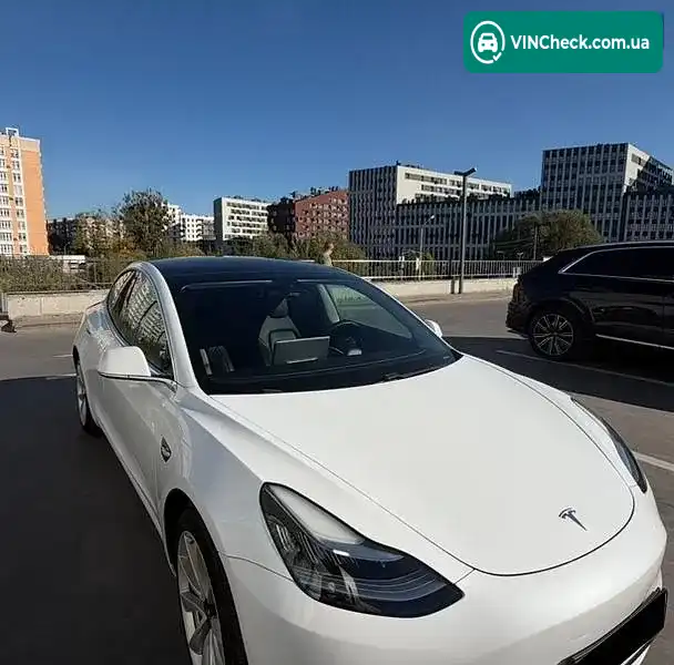 Tesla Model 3 2019, фото з оголошення 2 з 15, VIN 5YJ3E7EB8LF593839