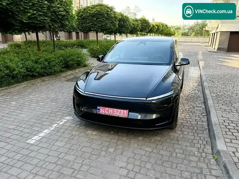 Tesla Model Y 2025, фото з оголошення 1 з 15, VIN 7SAYGDEE8TF340449