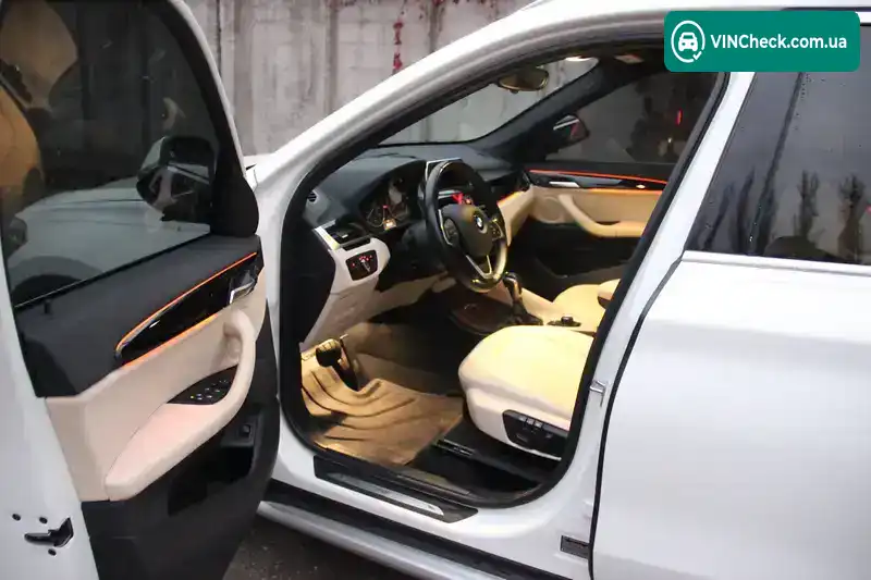 BMW X1 2017, фото з оголошення 2 з 14, VIN WBXHU7C30H5H38231