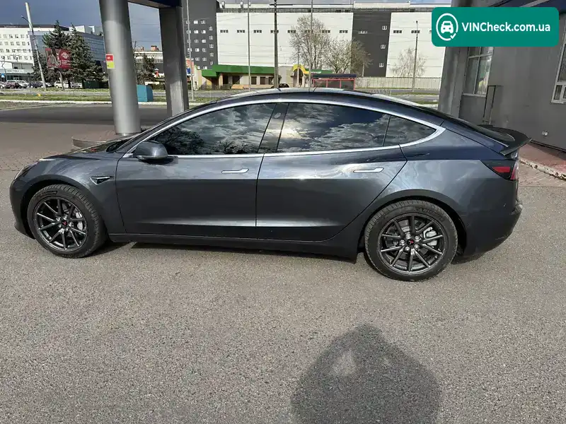 Tesla Model 3 2018, фото з оголошення 2 з 15, VIN 5YJ3E1EA2JF158350