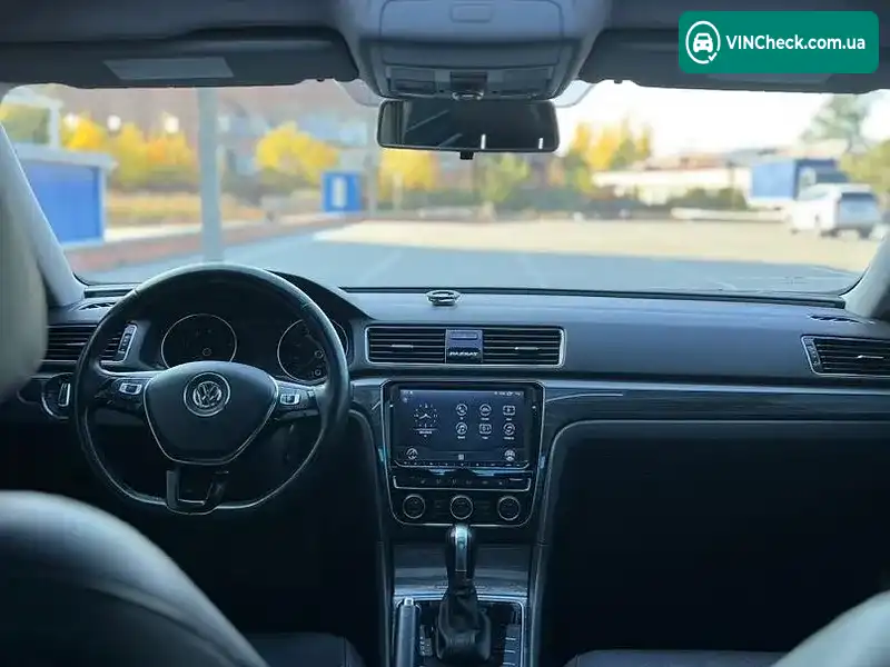 Volkswagen Passat 2018, фото з оголошення 1 з 20, VIN 1VWBA7A3XJC027534