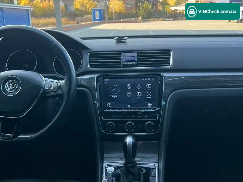 Volkswagen Passat 2018, фото з оголошення 2 з 20, VIN 1VWBA7A3XJC027534