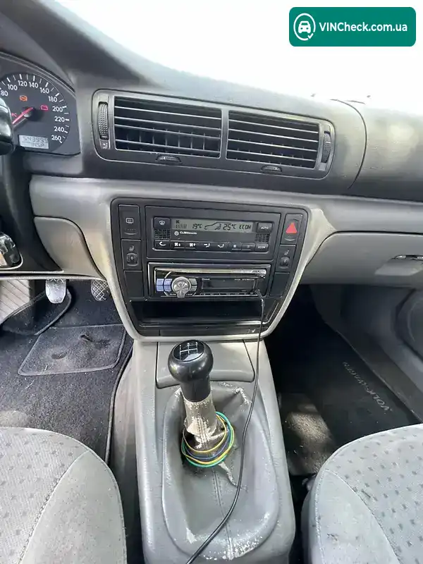 Volkswagen Passat 1999, фото з оголошення 1 з 20, VIN WVWZZZ3BZXP410748