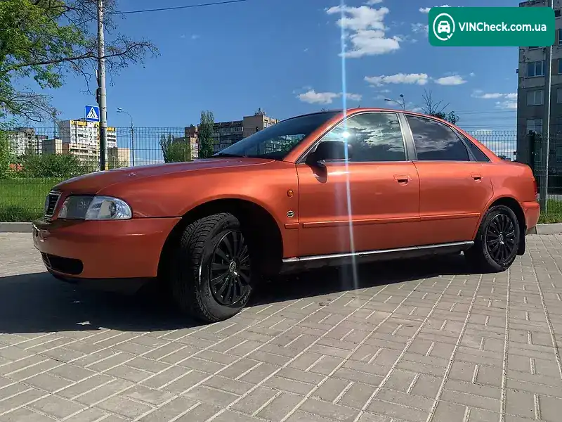 Audi A4 1996, фото з оголошення 2 з 10, VIN WAUZZZ8DZTA089576