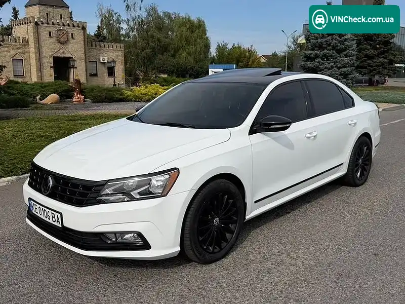 Volkswagen Passat 2016, фото з оголошення 1 з 13, VIN 1VWBT7A36HC001985
