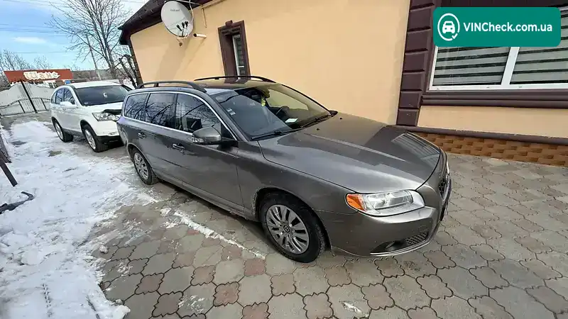 Volvo V70 2010, фото з оголошення 2 з 21, VIN YV1BW7652B1187960