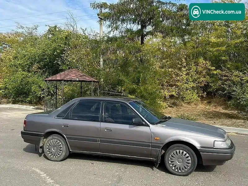 Mazda 626 1992, фото з оголошення 2 з 5, VIN JMZGD12D201642495