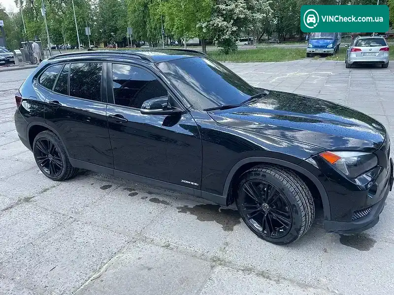 BMW X1 2014, фото з оголошення 2 з 21, VIN WBAVL1C57FVY25312
