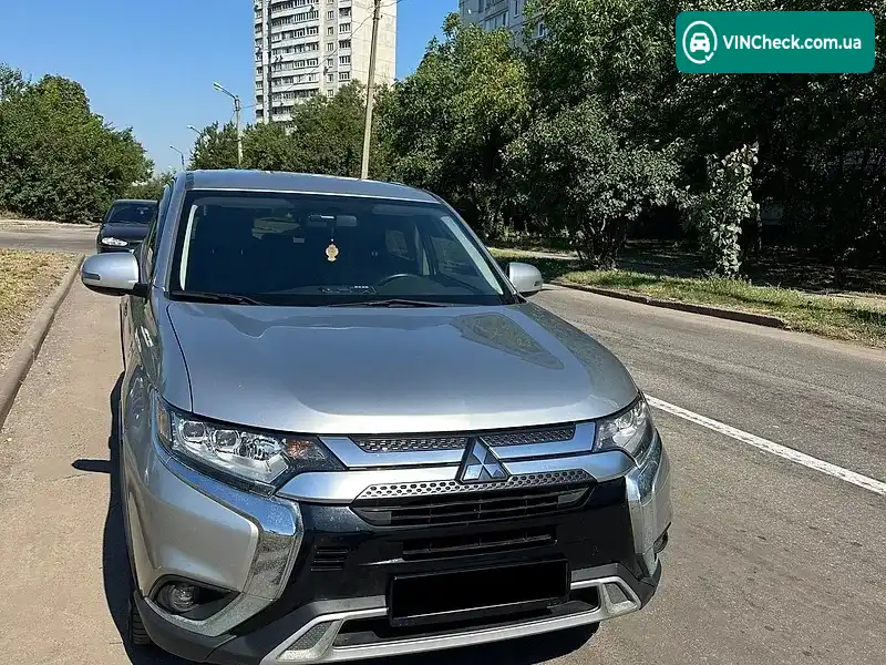 Mitsubishi Outlander 2018, фото з оголошення 1 з 20, VIN JA4AD3A34KZ020313
