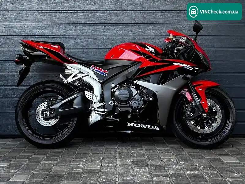 Honda CBR 600RR 2007, фото з оголошення 2 з 10, VIN JH2PC40A37M014748