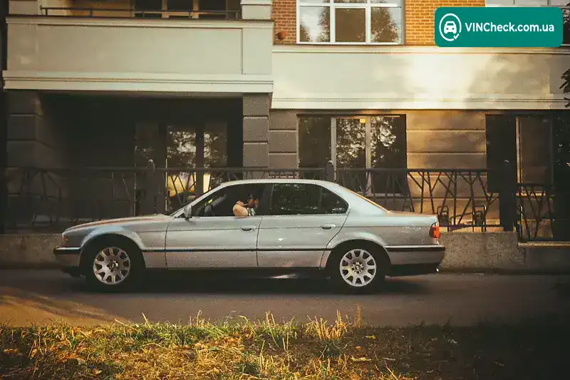 BMW 7 Series 2001, фото з оголошення 2 з 20, VIN WBAGG81050DF91037