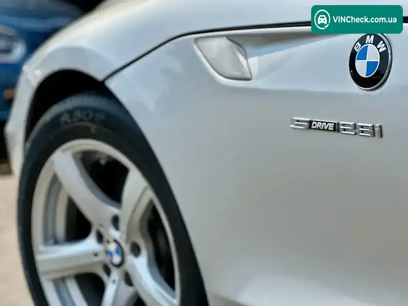 BMW Z4 2012, фото з оголошення 2 з 17, VIN WBALL5C58CJ103557