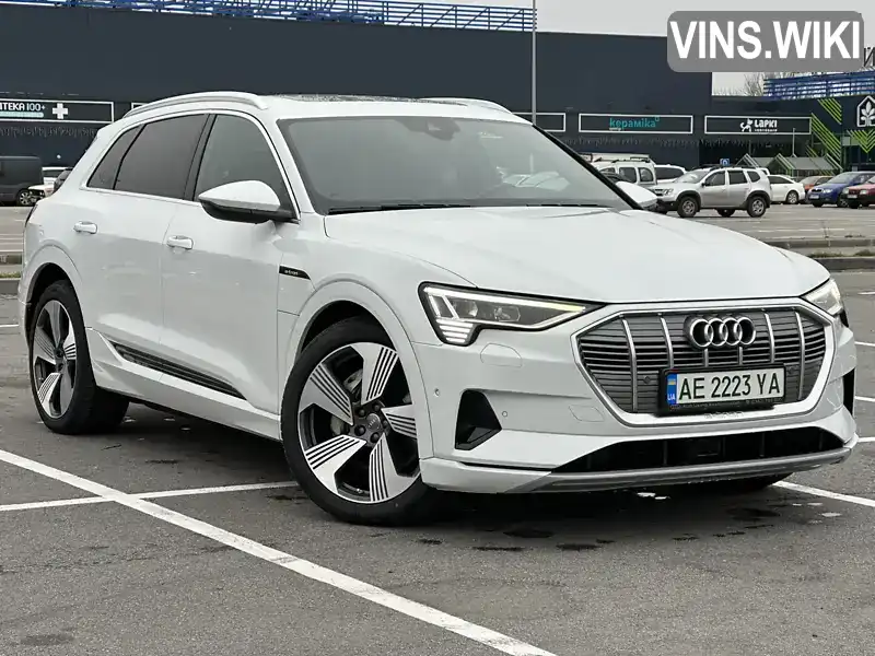 Audi e-tron 2019, фото з оголошення 1 з 21, VIN WAUZZZGE2KB011895
