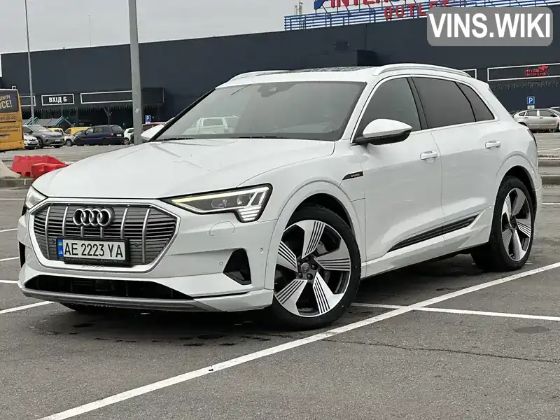 Audi e-tron 2019, фото з оголошення 2 з 21, VIN WAUZZZGE2KB011895