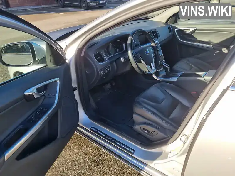 Volvo V60 2015, фото з оголошення 2 з 10, VIN YV140MEK6G1291962