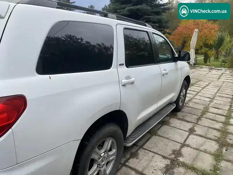 Toyota Sequoia 2009, фото з оголошення 2 з 17, VIN 5TDBY5G1XAS027024