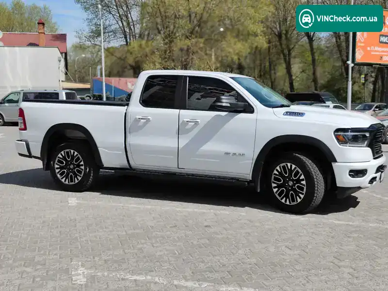 Ram 1500 2019, фото з оголошення 2 з 15, VIN 1C6SRFBT9LN254233