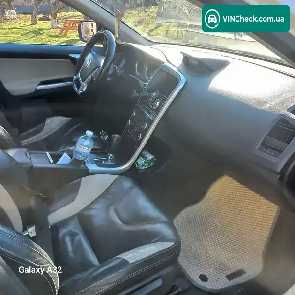 Volvo XC60 2010, фото з оголошення 2 з 15, VIN YU1DZ7046A2114414