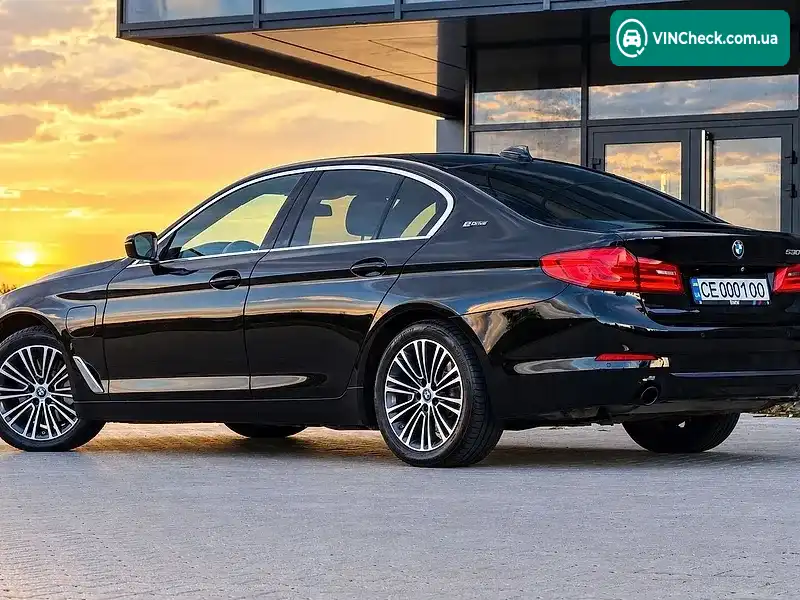 BMW 5 Series 2018, фото з оголошення 2 з 20, VIN WBAJA9C54KB254831