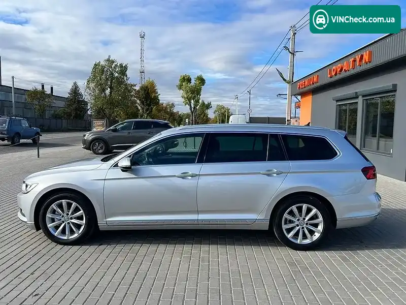 Volkswagen Passat 2018, фото з оголошення 2 з 20, VIN WVWZZZ3CZJE095390