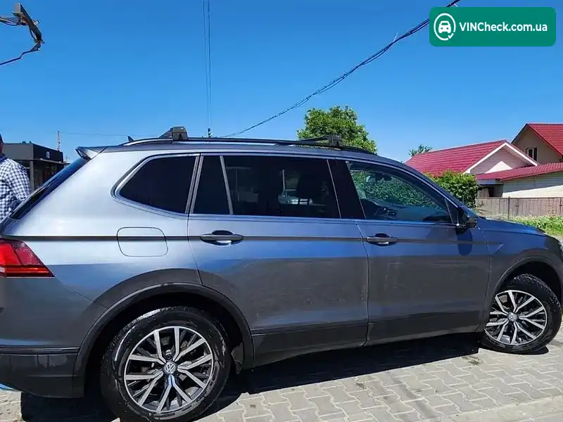 Volkswagen Tiguan 2018, фото з оголошення 1 з 20, VIN 3VV2B7AXXKM063812