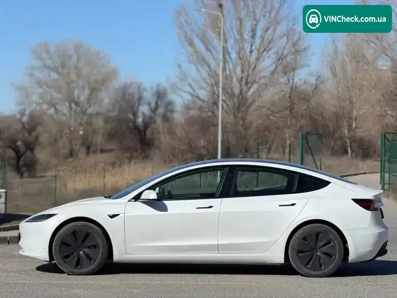 Tesla Model 3 2024, фото з оголошення 2 з 18, VIN 5YJ3E1EA0RF731595