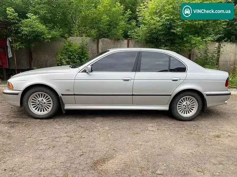 BMW 5 Series 2000, фото з оголошення 2 з 17, VIN WBADM110X0GP18783