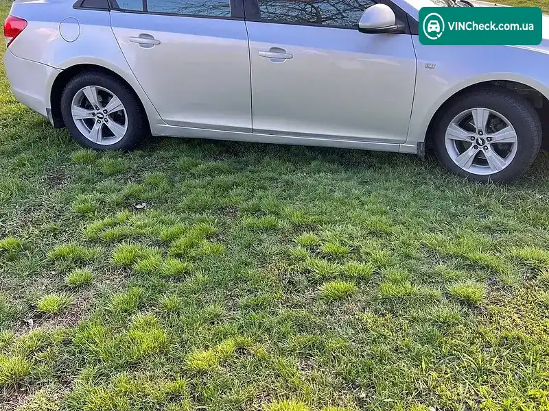 Chevrolet Cruze 2011, фото з оголошення 2 з 10, VIN KL1JF6959BK098410