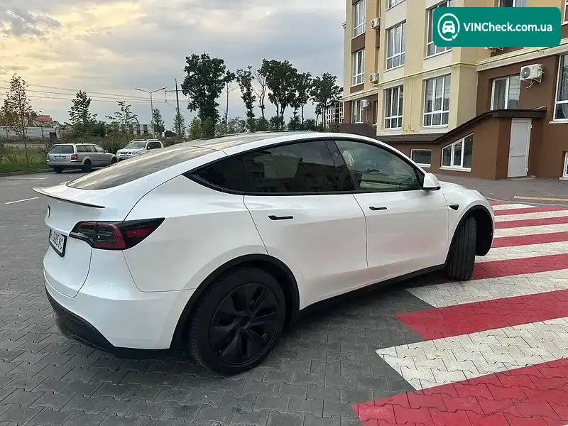 Tesla Model Y 2025, фото з оголошення 2 з 13, VIN 7SAYGDED4SA362659