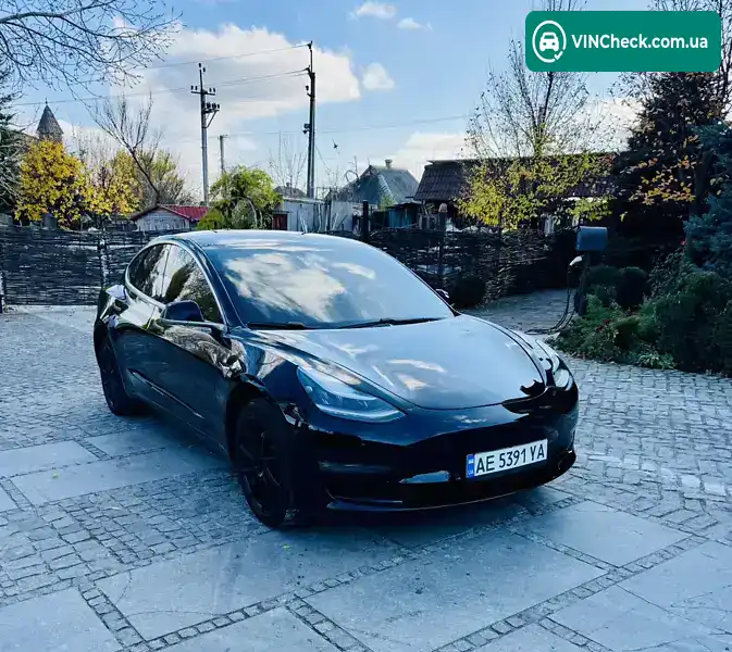 Tesla Model 3 2019, фото з оголошення 2 з 20, VIN 5YJ3E1EA5KF396081