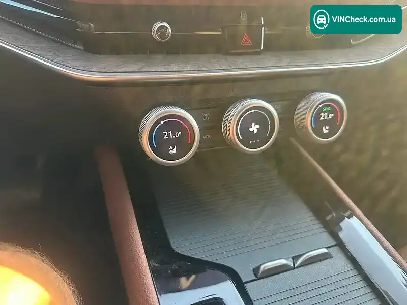 Skoda Superb 2025, фото з оголошення 2 з 8, VIN TMBCR0NZ5TC031368