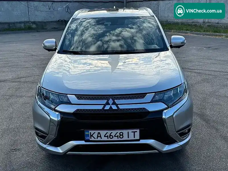 Mitsubishi Outlander 2020, фото з оголошення 1 з 20, VIN JA4J24A5XLZ608439