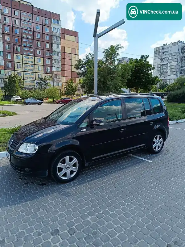 Volkswagen Touran 2004, фото з оголошення 2 з 16, VIN WVGZZZ1TZ5W109204