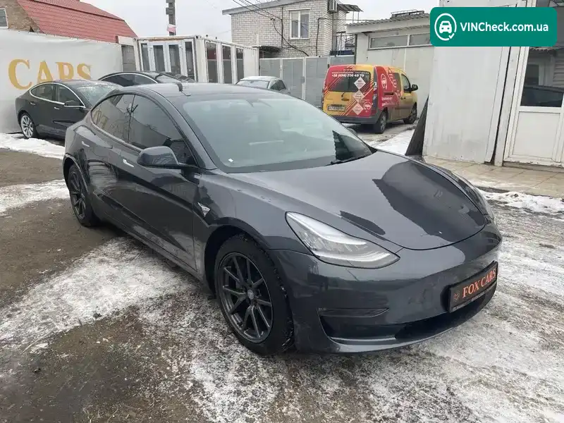 Tesla Model 3 2018, фото з оголошення 2 з 13, VIN 5YJ3E1EA3JF044650