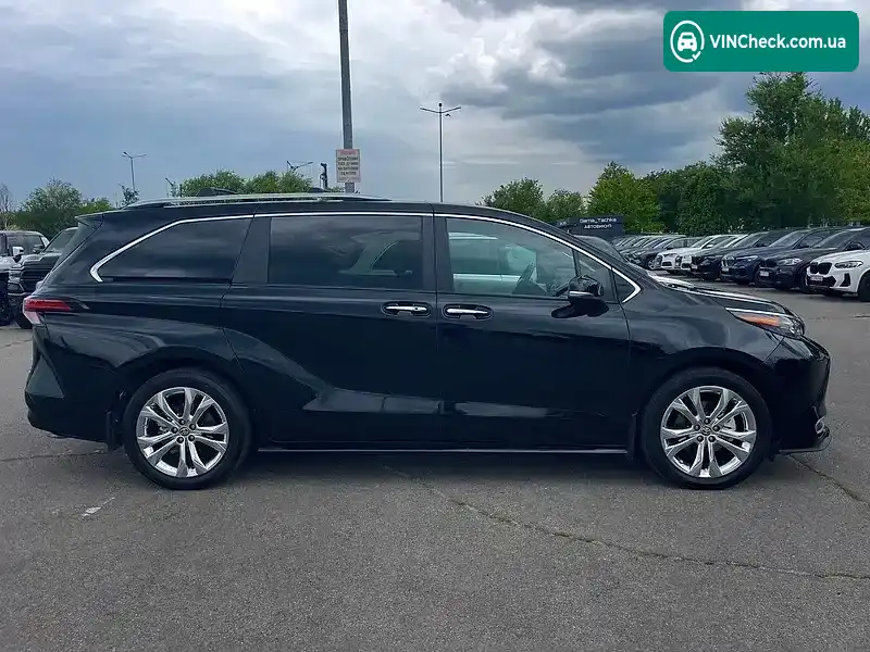 Toyota Sienna 2024, фото з оголошення 2 з 20, VIN 5TDERKEC5RS208637