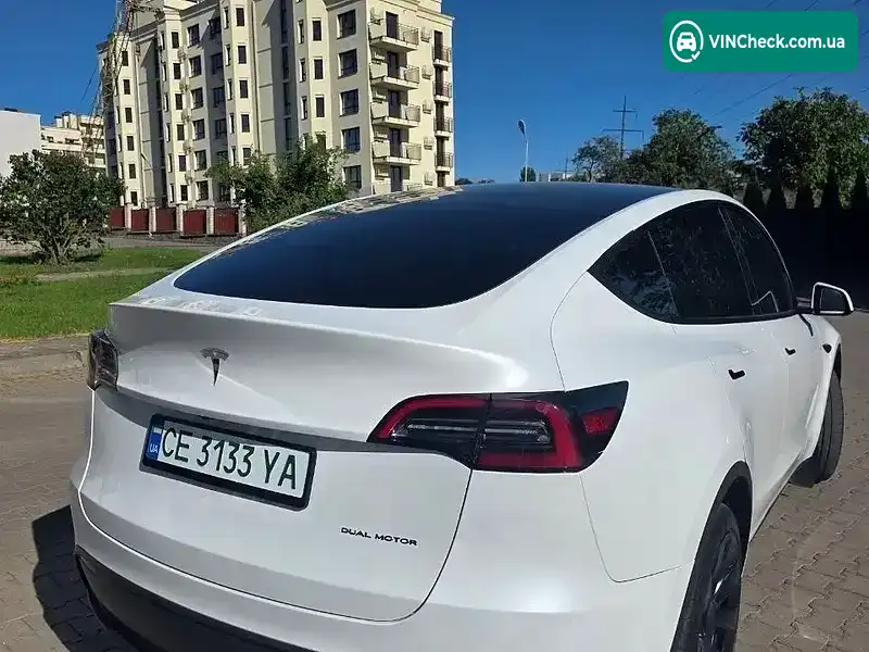 Tesla Model Y 2024, фото з оголошення 2 з 12, VIN 7SAYGDEE4RA260247