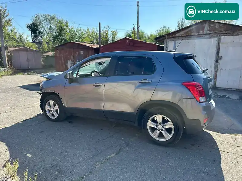 Chevrolet Trax 2020, фото з оголошення 2 з 11, VIN 3GNCJKSB9LL323031