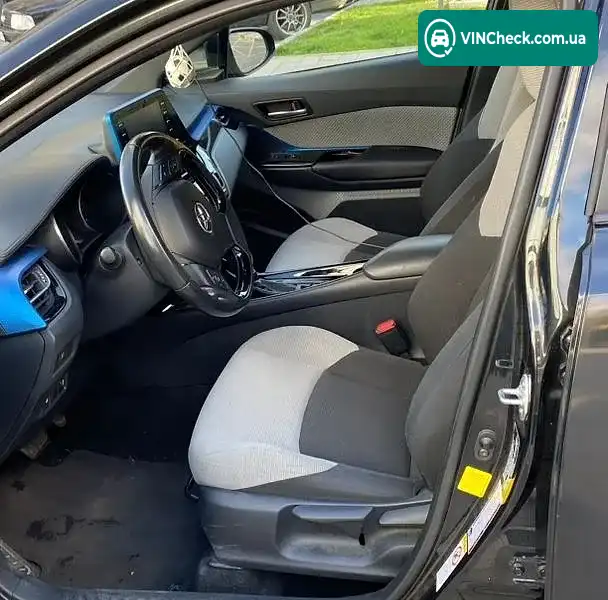 Toyota C-HR 2018, фото з оголошення 2 з 17, VIN NMTKHMBX4KR069985