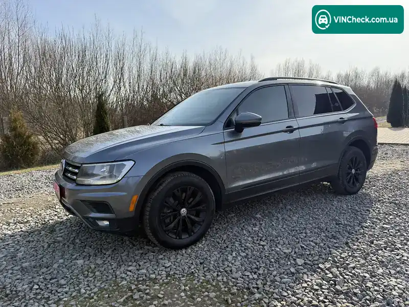 Volkswagen Tiguan 2017, фото з оголошення 2 з 20, VIN 3VV0B7AX9JM009584