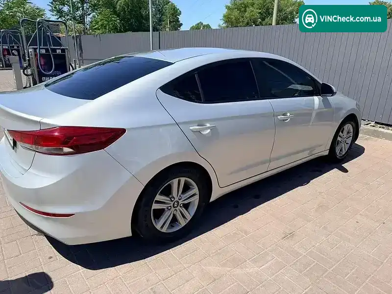 Hyundai Elantra 2017, фото з оголошення 2 з 10, VIN 5NPD74LF6JH279043