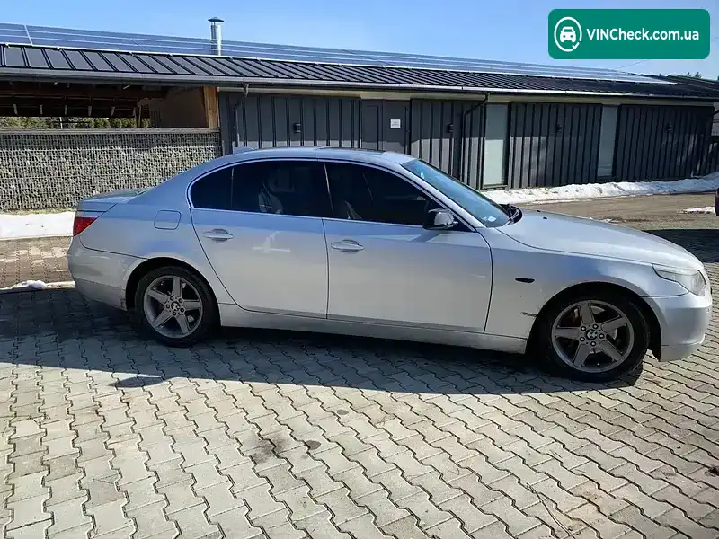 BMW 5 Series 2005, фото з оголошення 2 з 9, VIN WBANE71040CM02467
