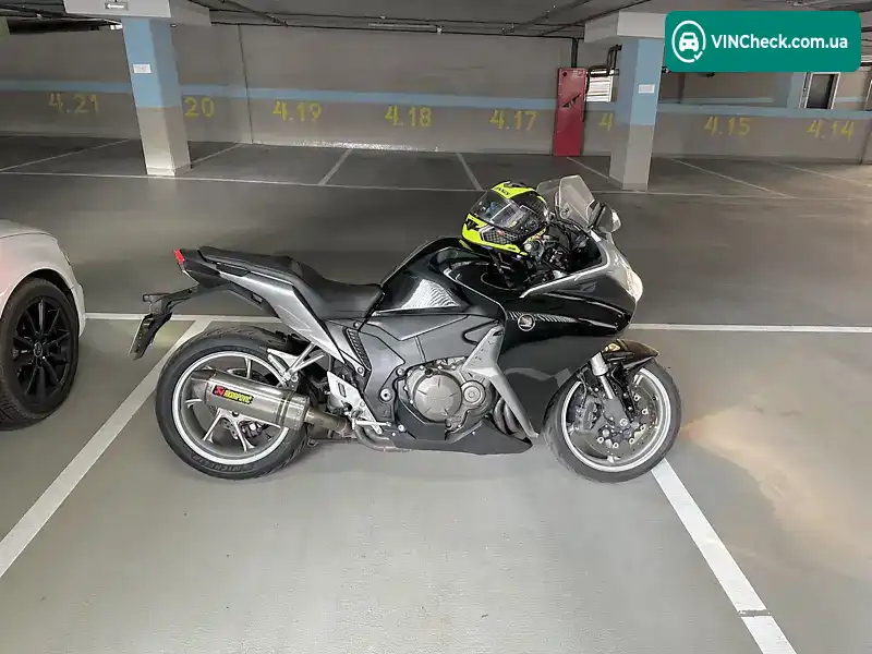 Honda VFR 1200F 2012, фото з оголошення 1 з 12, VIN JH2SC63A8CK200050