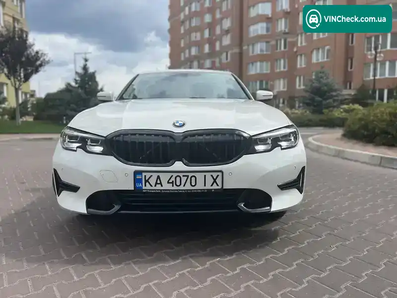 BMW 3 Series 2021, фото з оголошення 1 з 20, VIN WBA5P31010FL25865