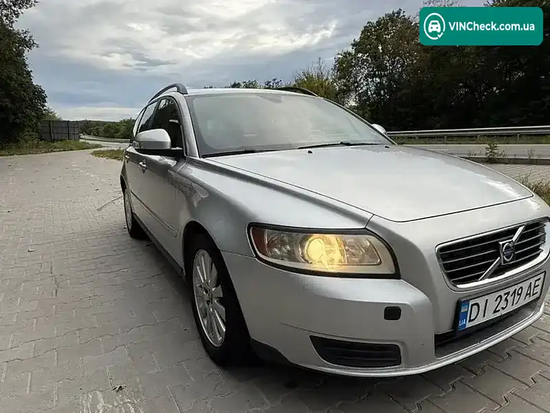 Volvo V50 2010, фото з оголошення 1 з 10, VIN YV1MW76F2A2574535