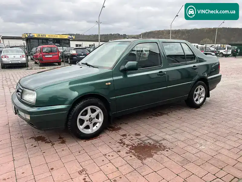 Volkswagen Vento 1996, фото з оголошення 2 з 20, VIN WVWZZZ1HZTW152972