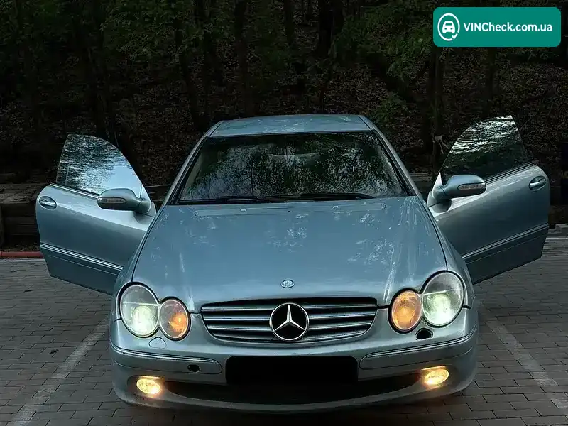 Mercedes-Benz CLK-Class 2002, фото з оголошення 2 з 9, VIN WDB2093611F001444
