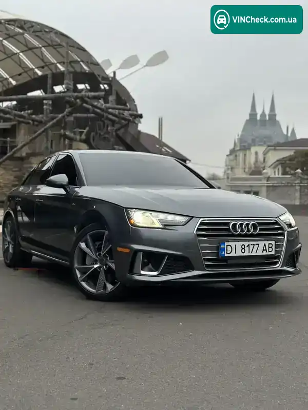 Audi A4 2019, фото з оголошення 2 з 11, VIN WAUDNAF42KN020045