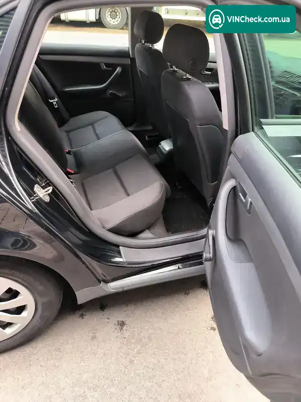 Audi A4 2002, фото з оголошення 2 з 12, VIN WAUZZZ8E73A012305