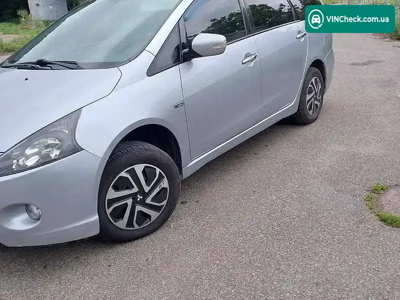 Mitsubishi Grandis 2006, фото з оголошення 2 з 15, VIN JMBLNNA4W6Z001291